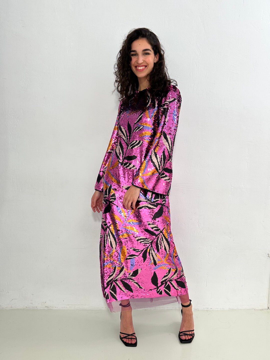 vista frontal del vestido anari en púrpura – dearroyo studio