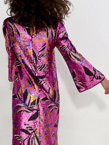 detalle espalda del vestido anari sobre modelo – dearroyo studio