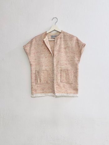 vista delantera en percha del cuerpo botosani -dearroyo studio