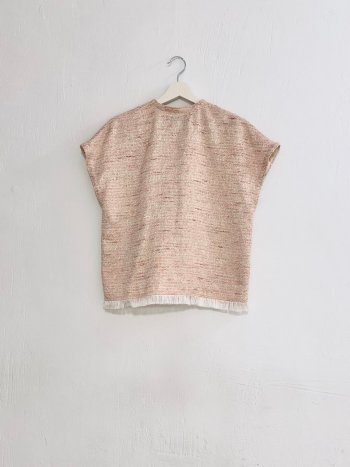 vista espalda en percha del cuerpo botosani -dearroyo studio