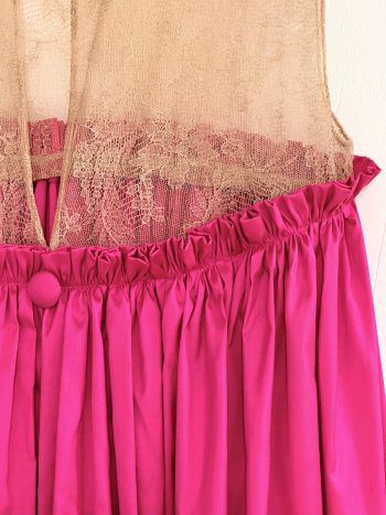 detalle del encaje efecto piel en la espalda del vestido LIMON – dearroyo studio