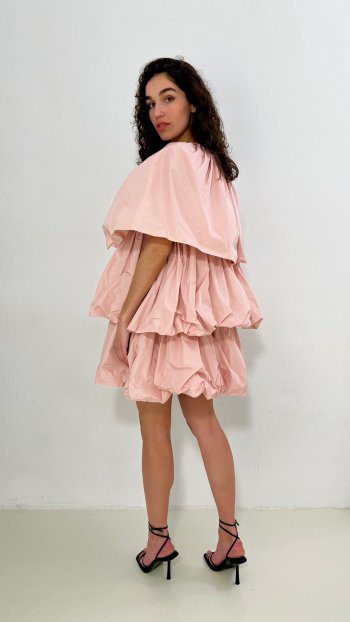 capas en perfil de modelo con vestido oaxaca -dearroyo studio