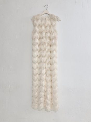 espalda del vestido paris en percha -dearroyo studio