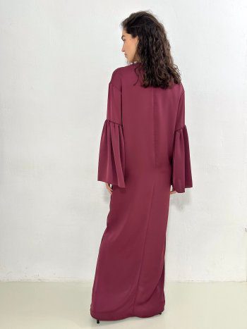 modelo con el vestido sahara visto desde atrás – dearroyo studio