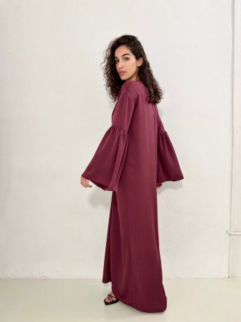 modelo con el vestido sahara en vista lateral – dearroyo studio