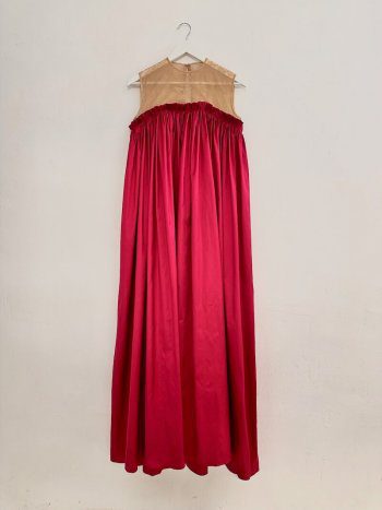vista frontal del vestido largo limon con frunce desde escote – dearroyo studio