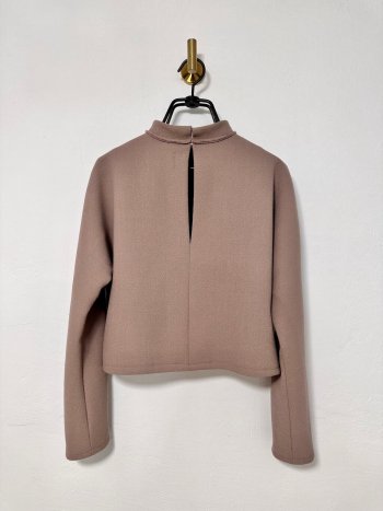 vista trasera del jersey baree y cierre con corchete -dearroyo studio